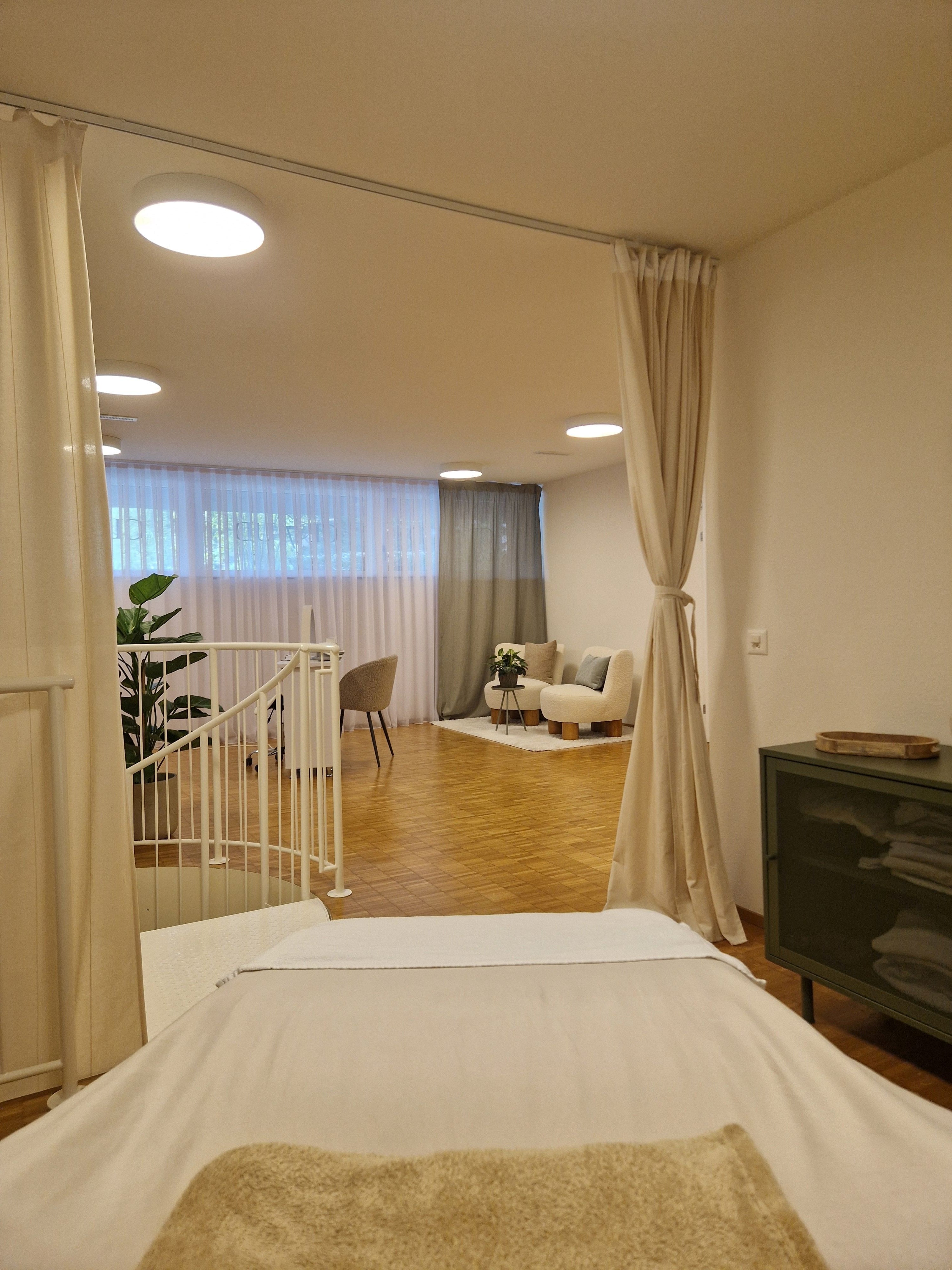 STUDIO CLOUD7COSMETICS