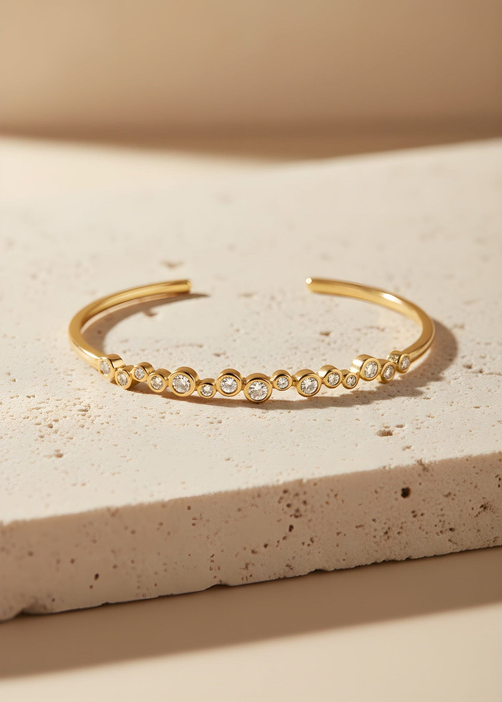 ellenoe Armbänder 925 Sterling Silver / 18K vergoldet / Zirkonien / Gold ARMREIF DELIA - ARMBÄNDER - 18K VERGOLDET