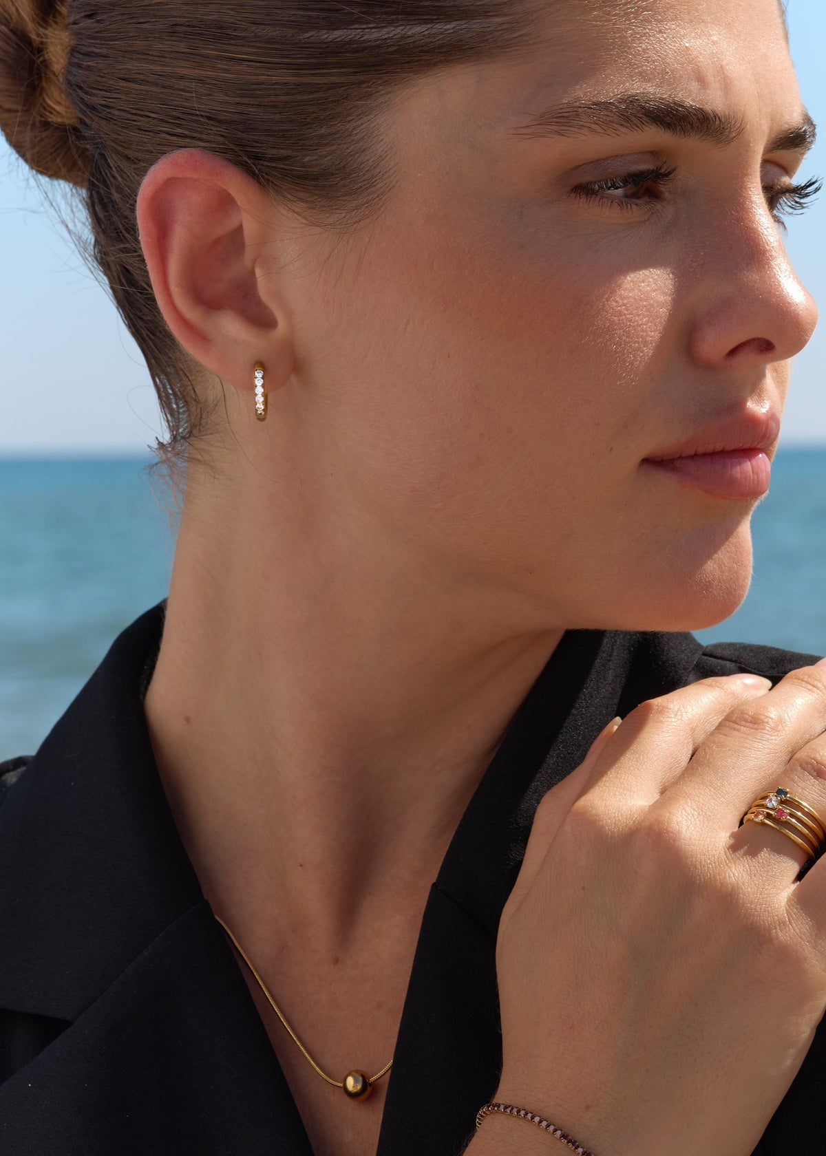 ellenoe Ohrringe Gold PAVÉ HUGGIE HOOPS LUCIA - OHRRINGE - EDELSTAHL 18K VERGOLDET