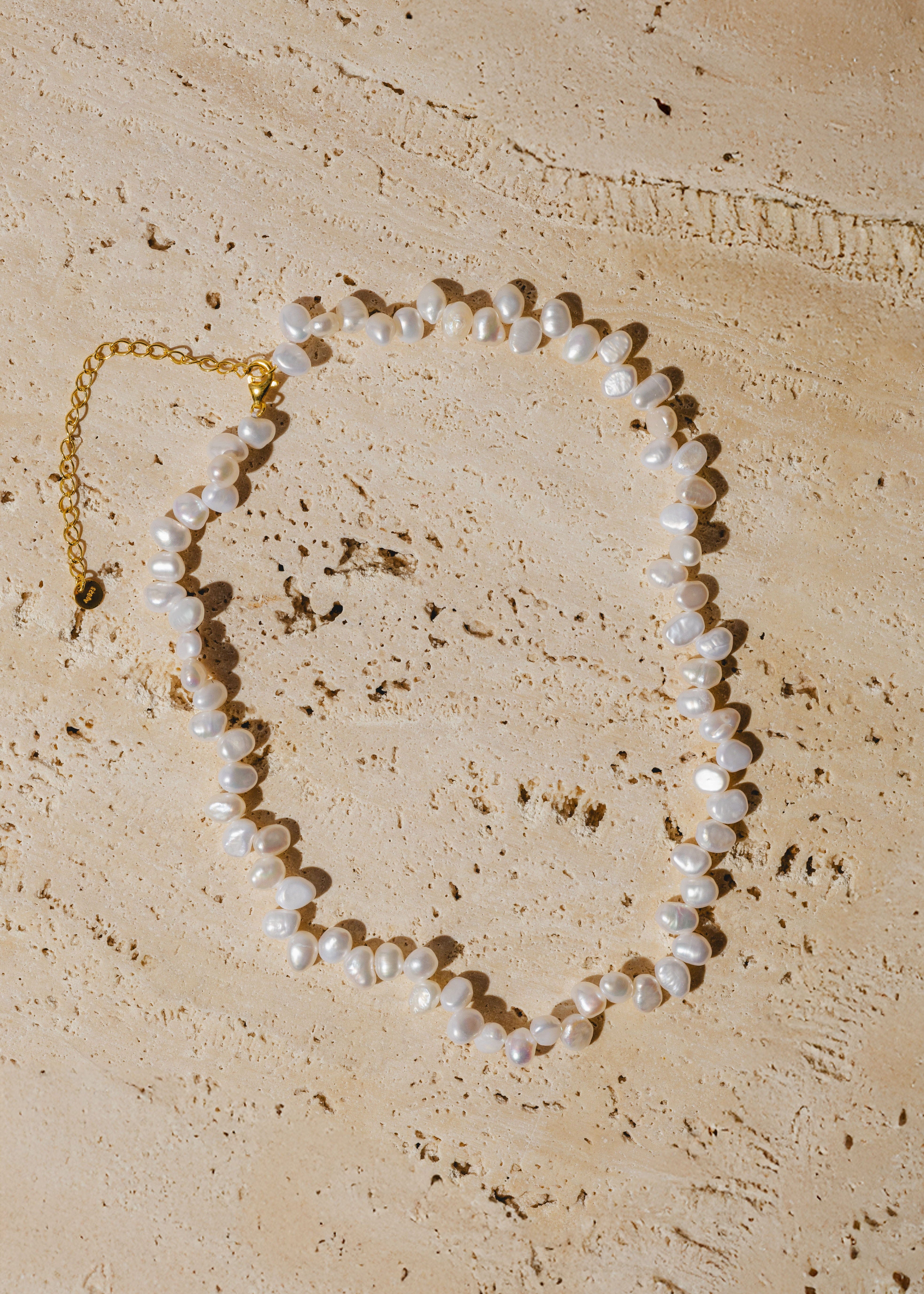 ellenoe Perlenhalskette 925 Sterling Silver / 18k vergoldet / Natürliche Perlen / Gold PERLENHALSKETTE AMELIA - HALSKETTEN - 18K VERGOLDET