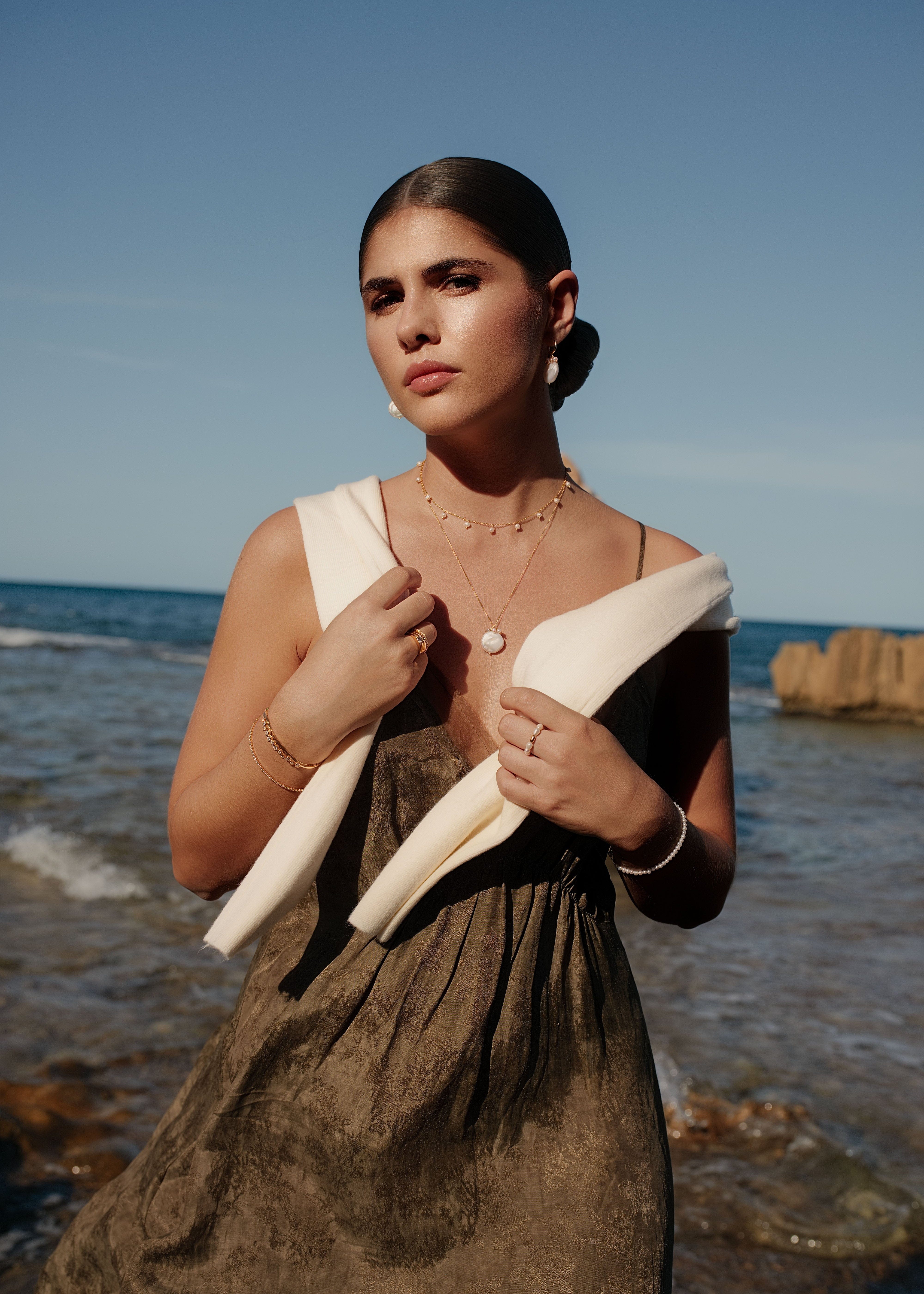 ellenoe Perlenhalskette 925 Sterling Silver / 18K vergoldet / Natürliche Perlen / Gold PERLENHALSKETTE NOEMI - HALSKETTEN - 18K VERGOLDET