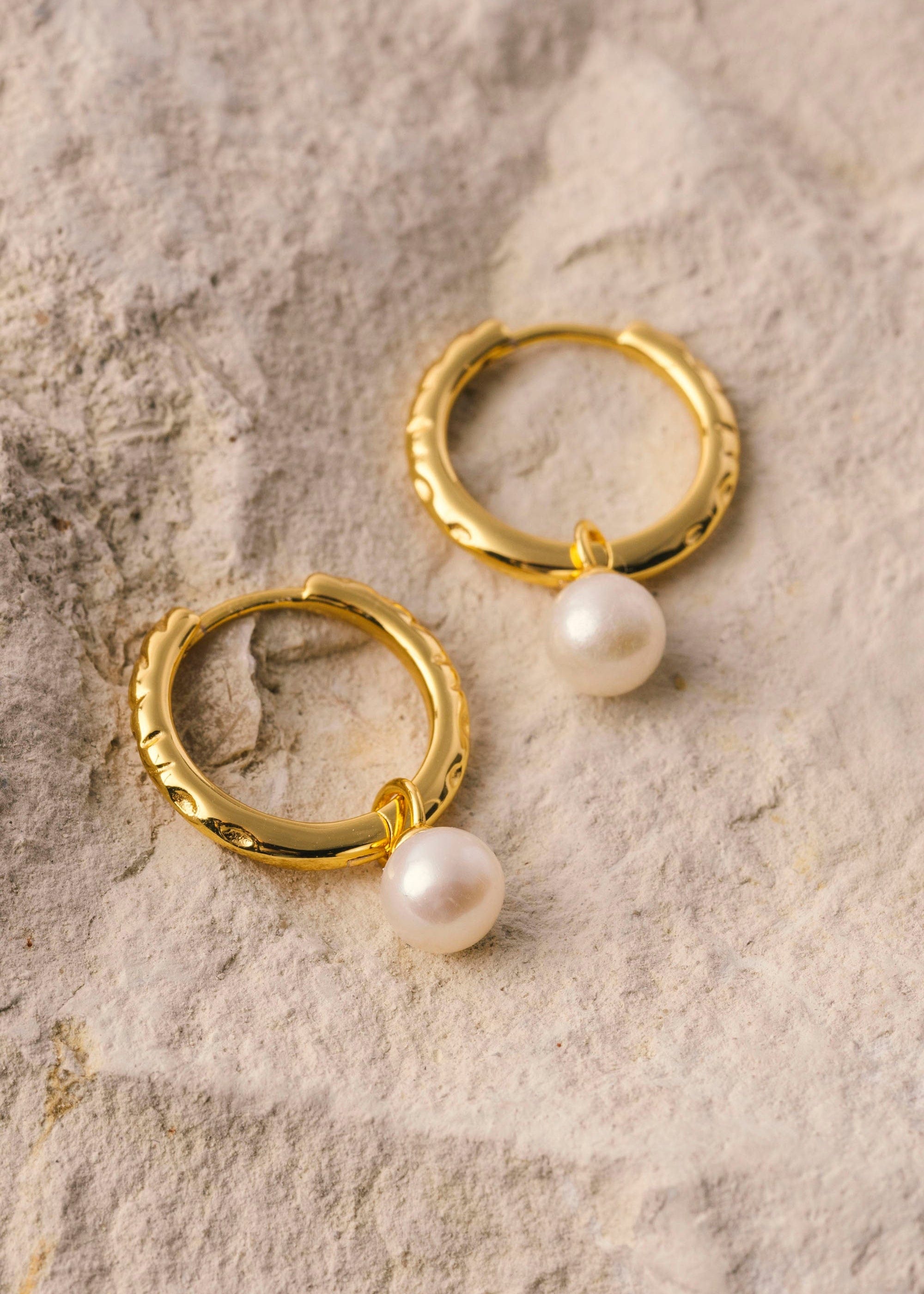 ellenoe Perlenohrringe 925 Sterling Silver / 18k vergoldet / Natürliche Perlen / Gold PERLENOHRRINGE NICOLE - OHRRINGE - 18K VERGOLDET