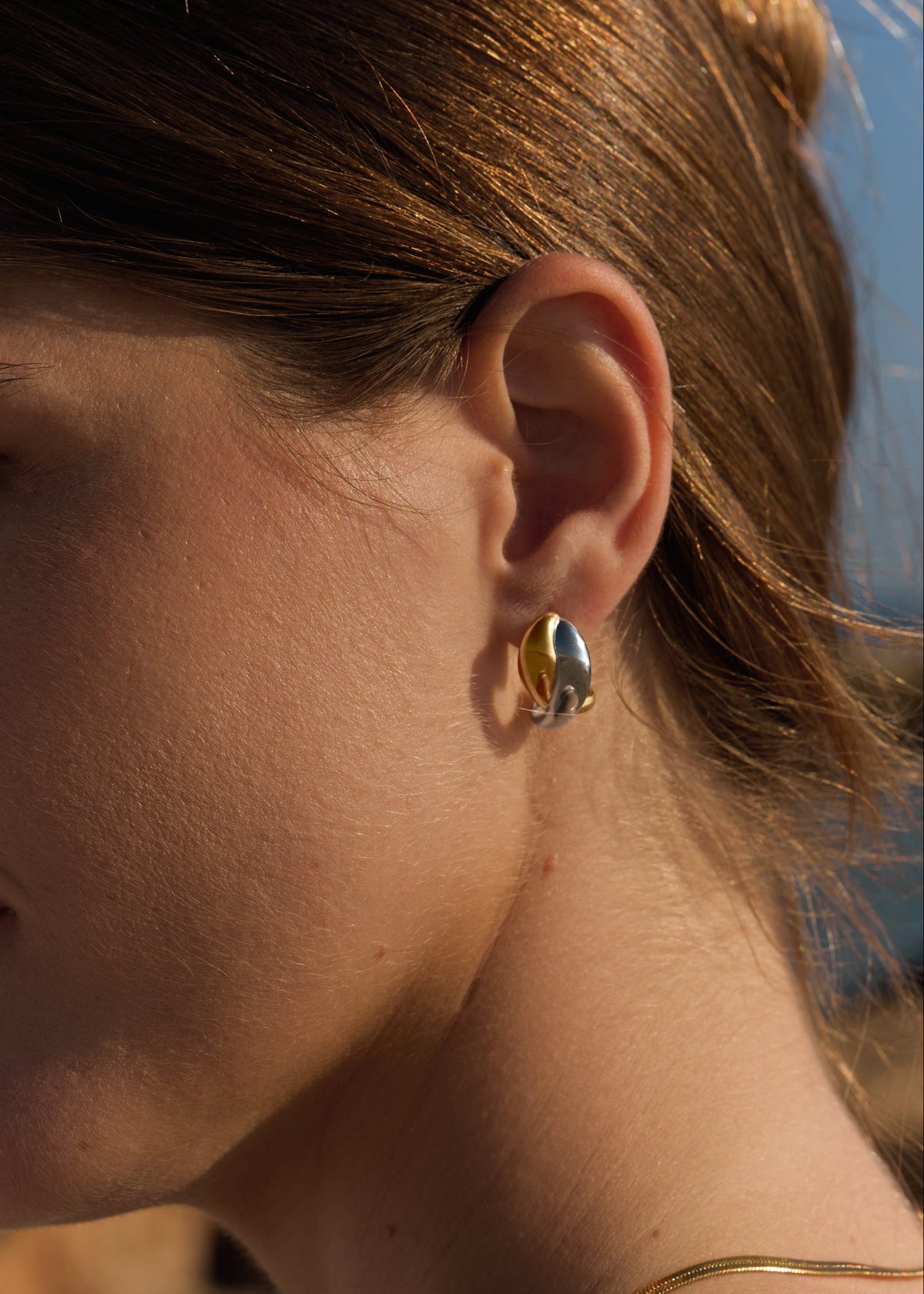 ellenoe Ohrringe Gold TWIST HOOPS BICOLOR OHRSTECKER LUISA – OHRRINGE – 18K VERGOLDET / SILBERFARBEN